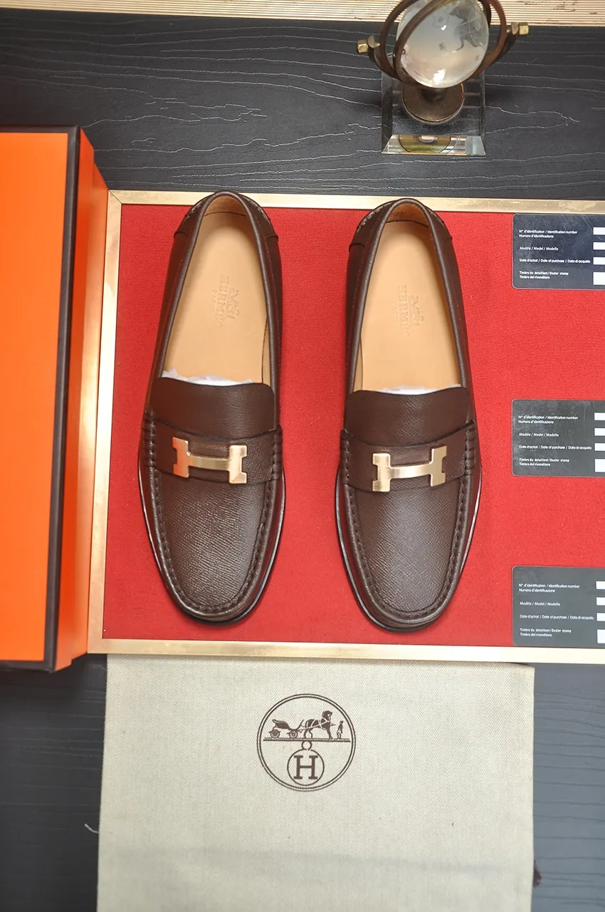 Men's shoes💰540💶[HERMES] (cowhide lining)🍀Italian top luxury🍀He does not pursue novel styles and gorgeous colors, but attracts the favor of successful men with his flawless, elegant and classic style. Formal leather shoes This very comfortable, simple and stable style allows you to easily match any style! The pattern is absolutely 1:1 refined from the original case, and we strive for excellence in materials, imported cowhide + cowhide lining💪💪💪extraordinary texture👍! .Code number: 38-45 (45 customized)